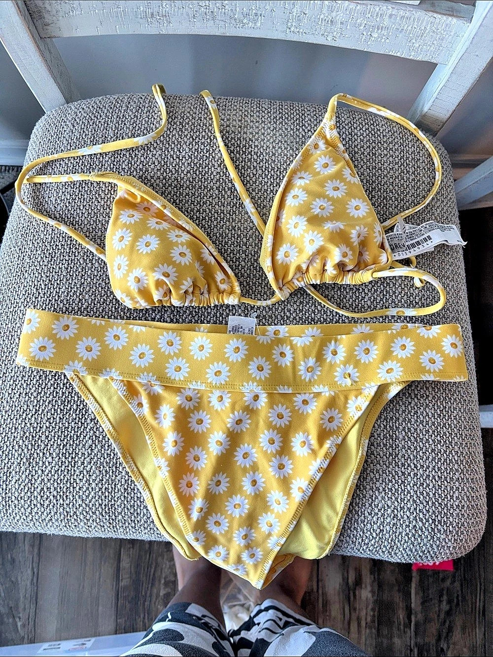 L Top XL bottom Bikini Set in Yellow Like New